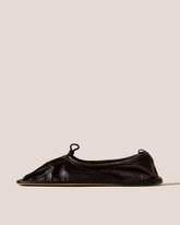 PUNTERA SUPPLE SHINY - Pleated-Toe Pump