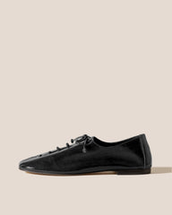 PLEGADA CRINKLED GLOSSY - Deconstructed Lace-up Shoe