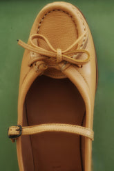 ROSES SUPPLE SHINY - Bound Moccasin Mary Jane