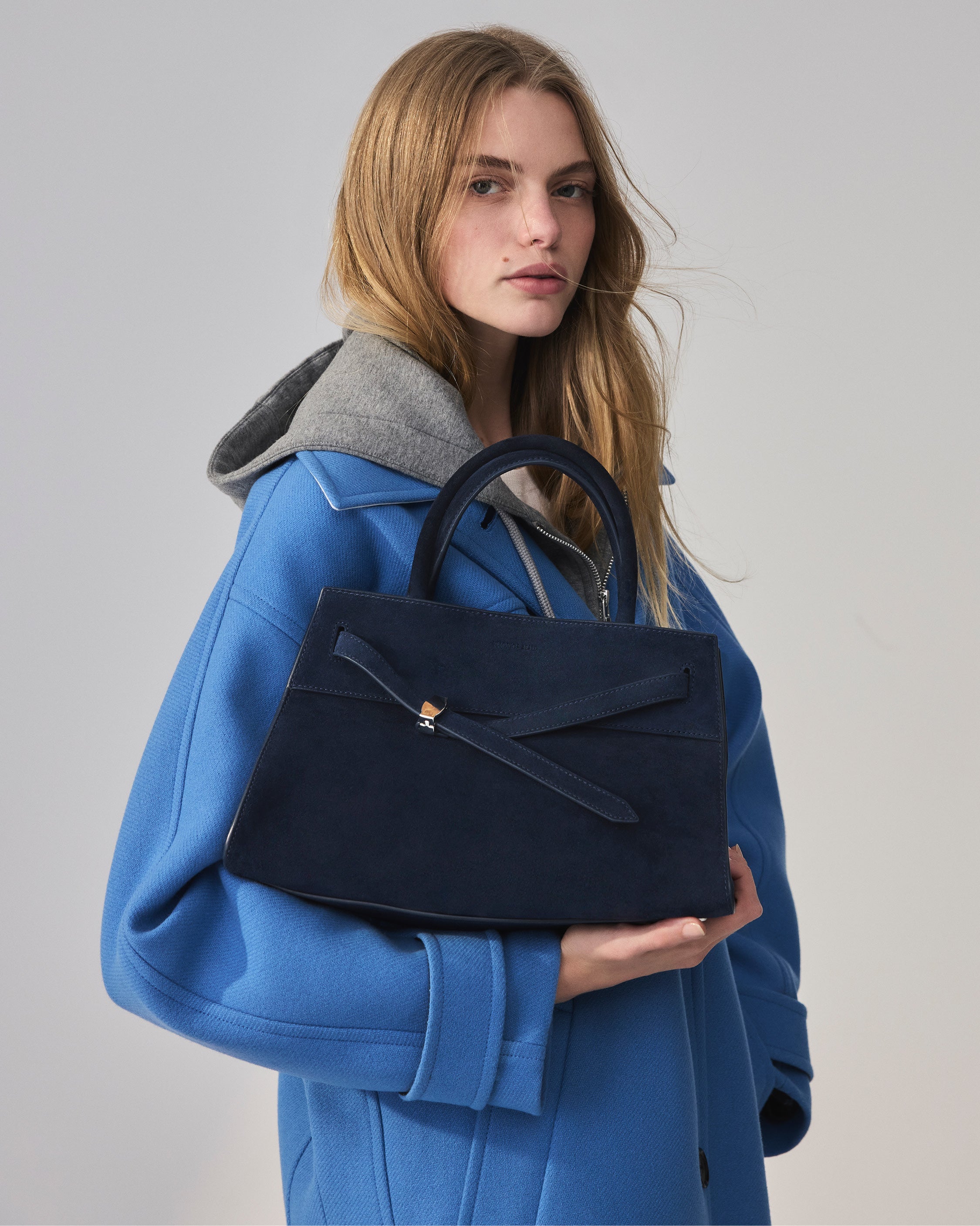 Veronica Beard Dash Bag in Navy Seude