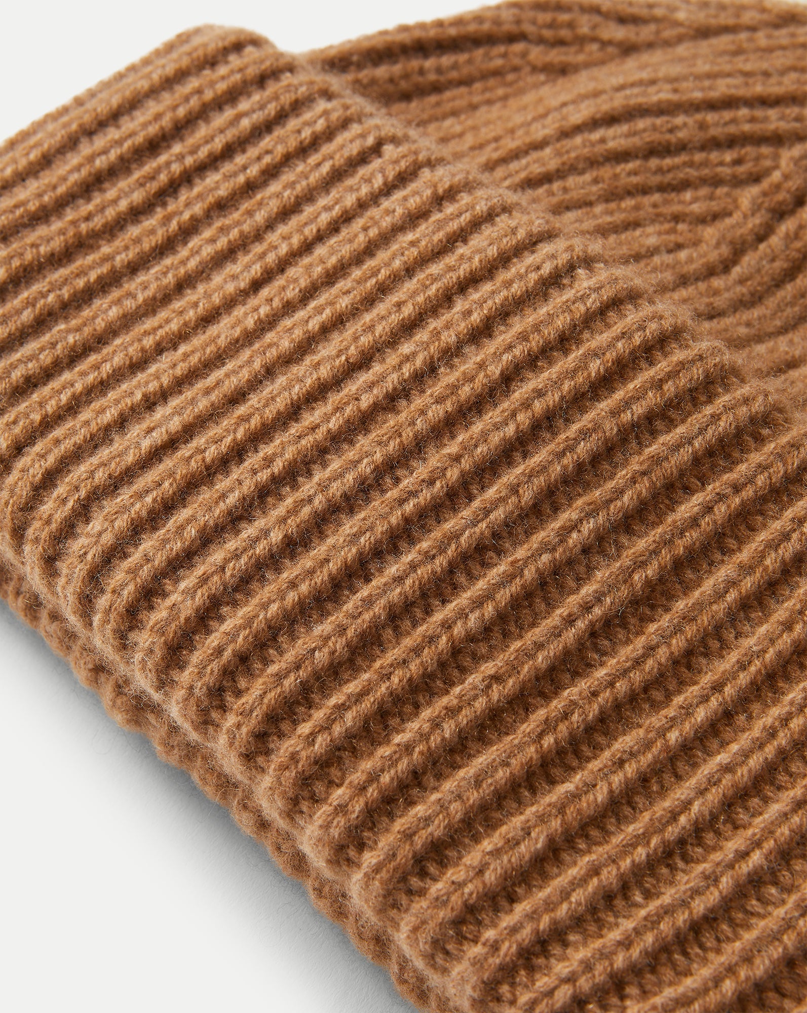 Wool-Cashmere Beanie in Dark Acorn