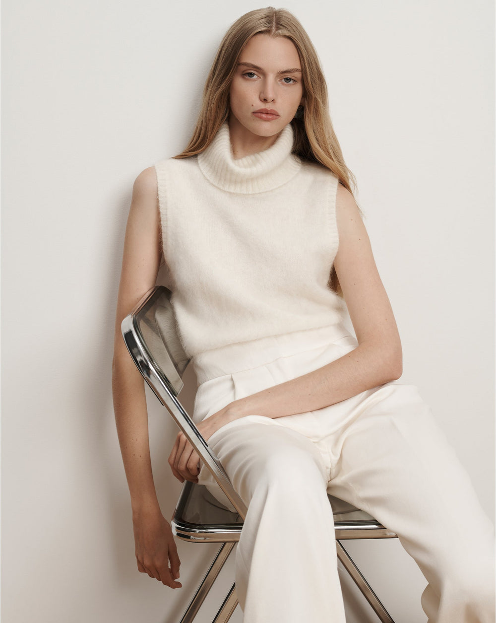 Mazzy Brushed Cashmere Sleeveless Sweater in Ivory