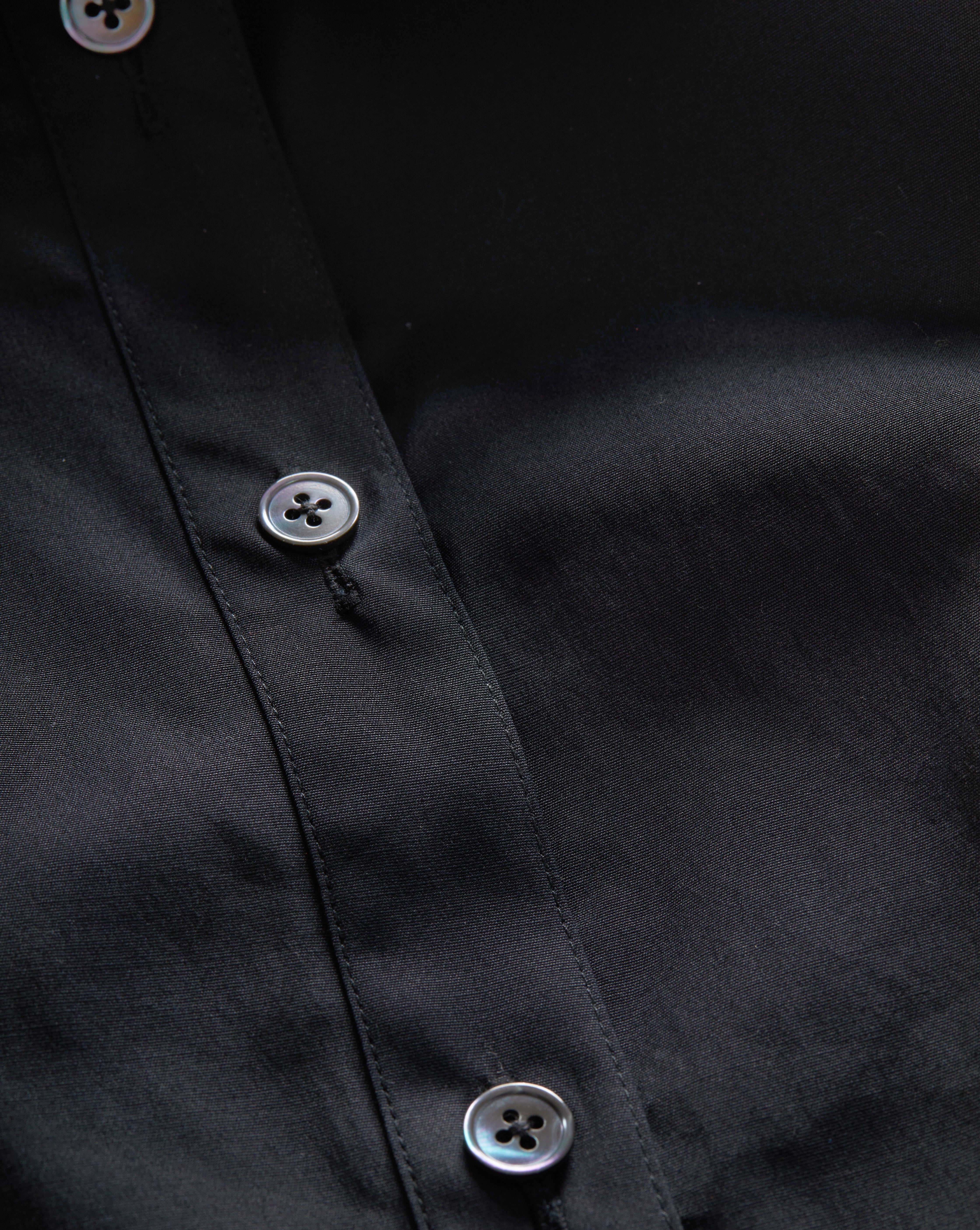 Regina Sleeveless Button Down Shirt in Black