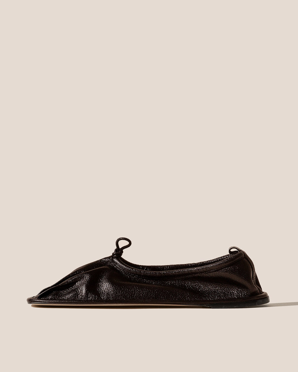 PUNTERA SUPPLE SHINY - Pleated-Toe Pump