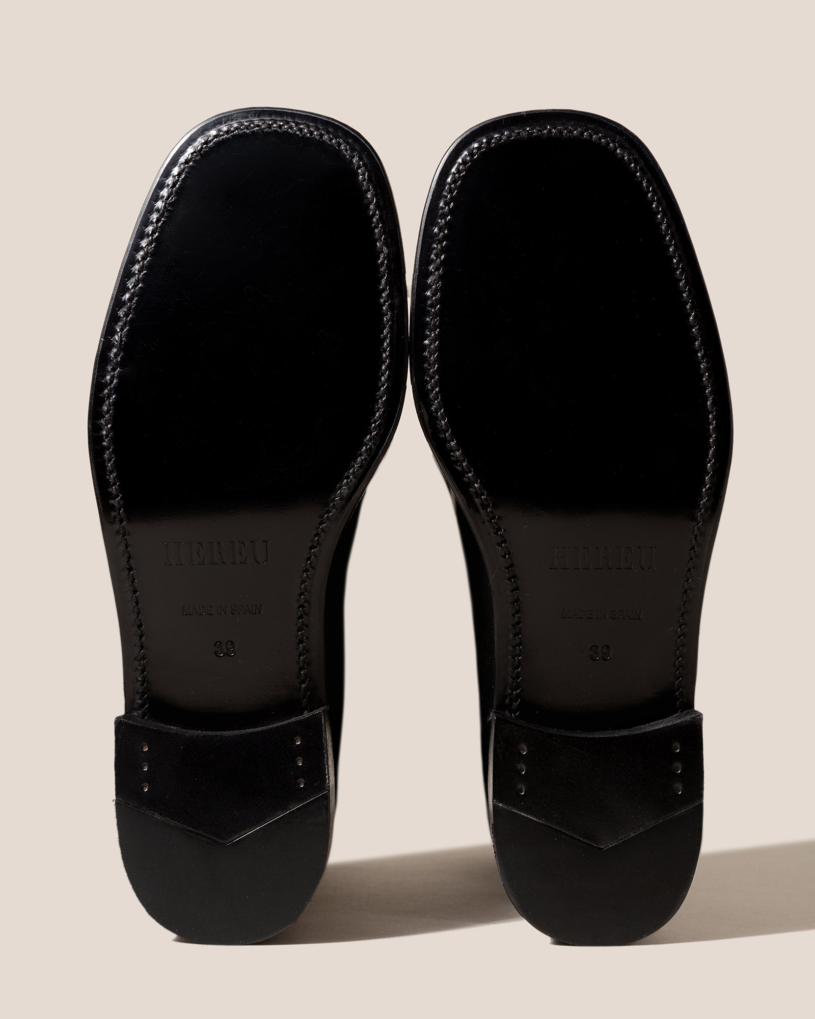 SALA - Square-Toe Low-Heeled Pump
