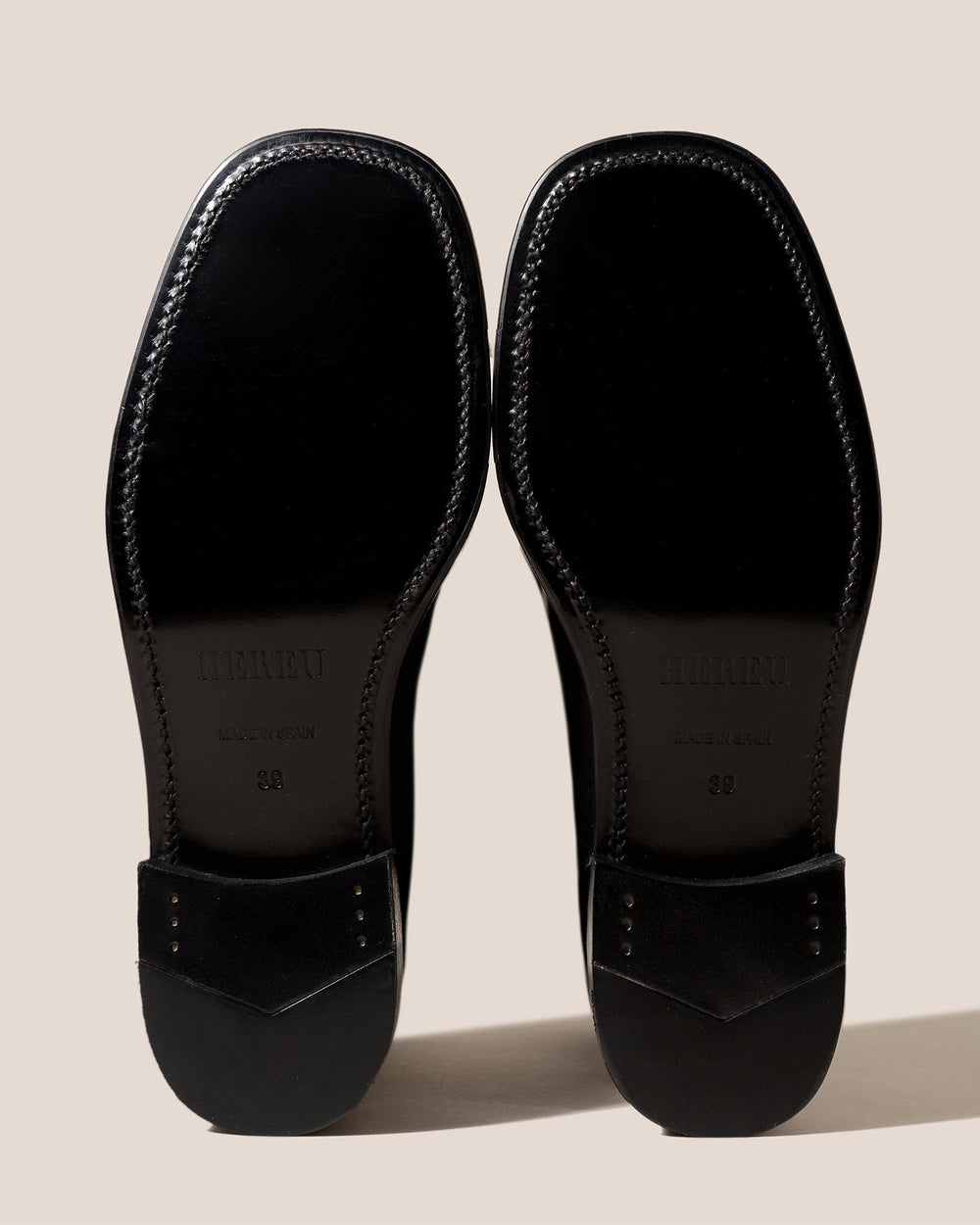 SALA - Square-Toe Low-Heeled Pump