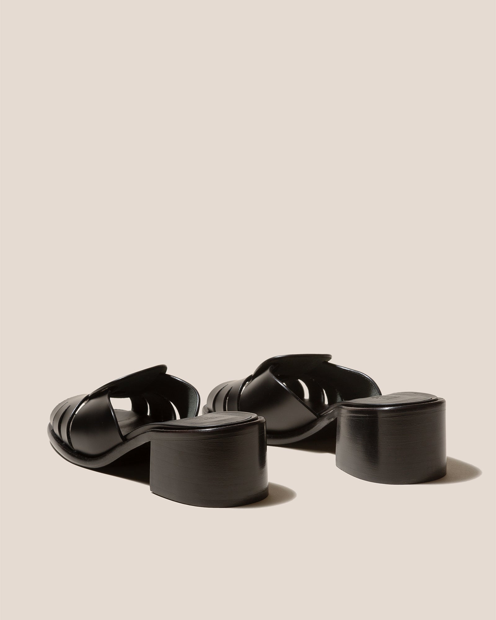 ANCORA SQUARED HEELED SLIDE - Heeled Fisherman Slide