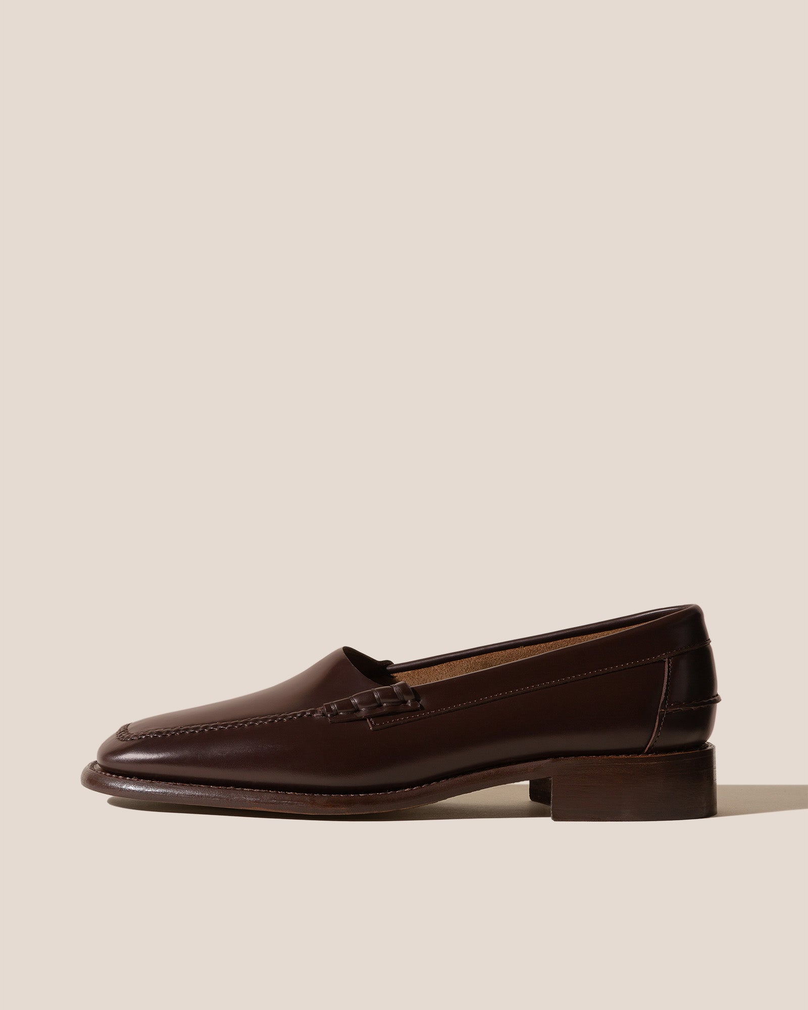 SALA - Square-Toe Low-Heeled Pump