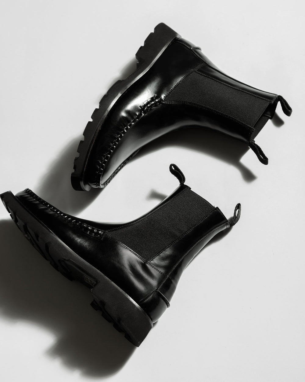 ALDA SPORT - Tread Sole Low-Calf Chelsea Boot