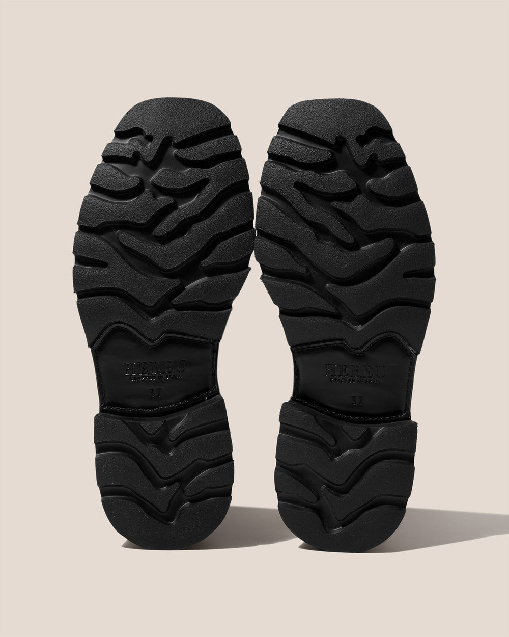 ALDA SPORT - Tread Sole Low-Calf Chelsea Boot
