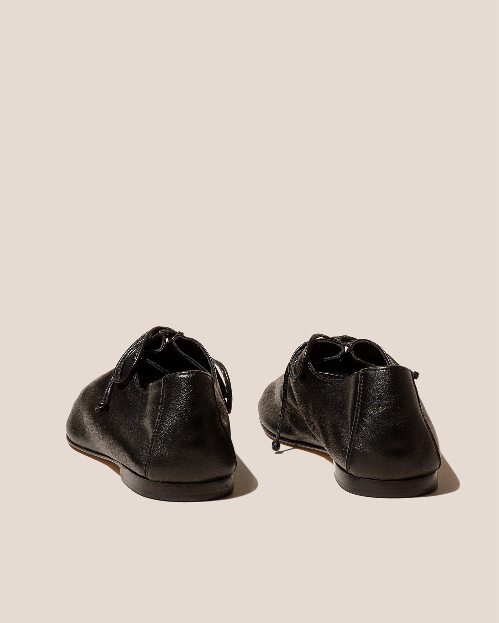PLEGADA SHINY - Deconstructed Lace-up Shoe