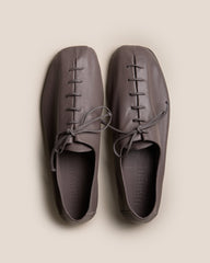 PLEGADA SHINY - Deconstructed Lace-up Shoe