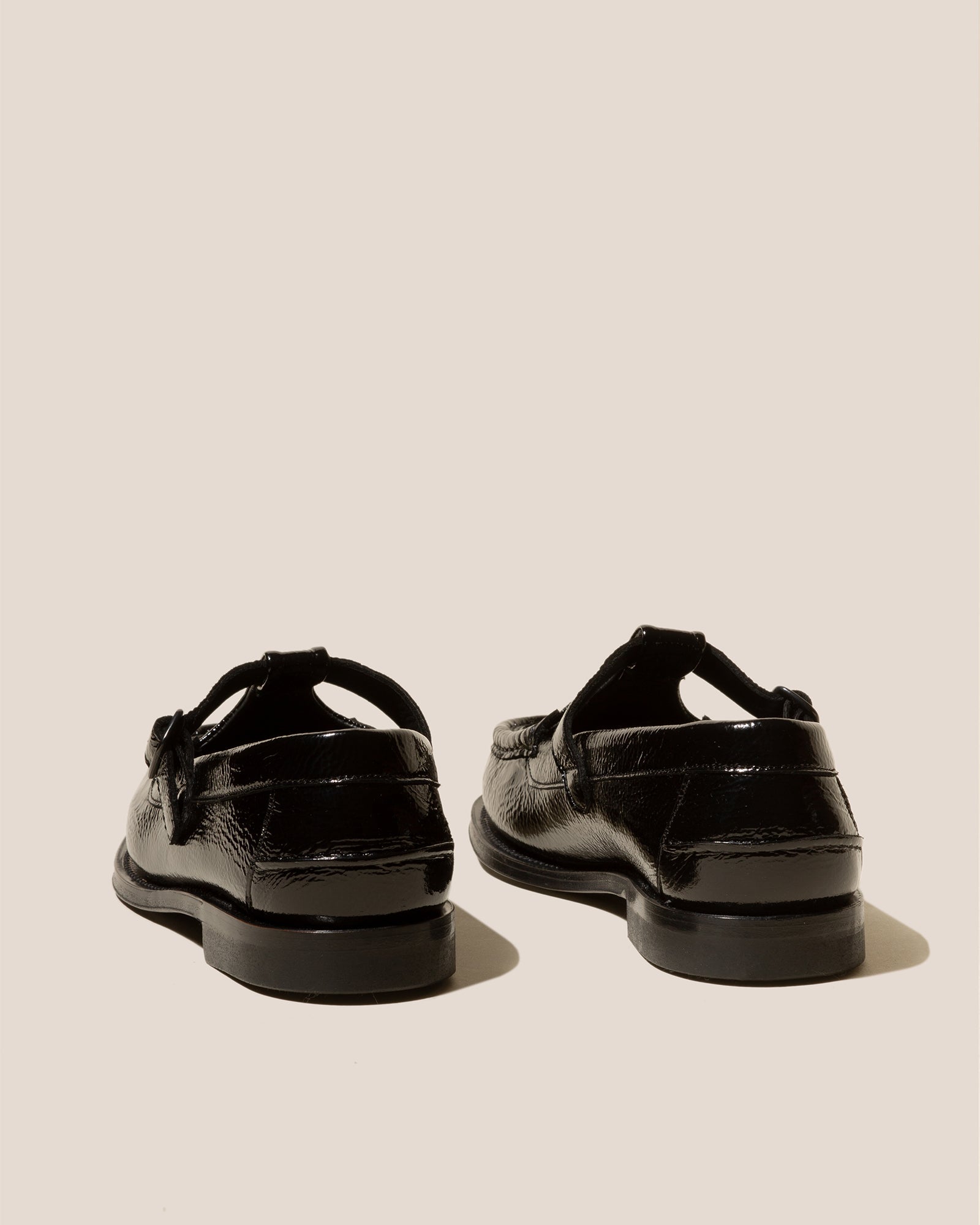 ALBER CRINKLED GLOSSY - T-bar Loafer