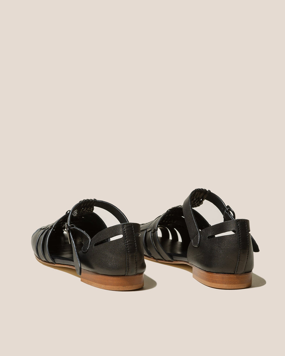 VEDRA - Round-Toe Soft Fisherman Sandal